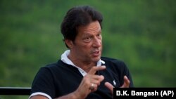 Pakistani opposition leader Imran Khan (file photo)