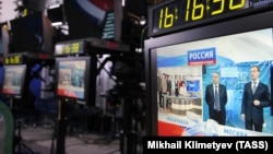 "The editors are constantly getting calls from some people in the Kremlin telling them to 'correct' the content of the news," says former cameraman Leonid Krivenkov.