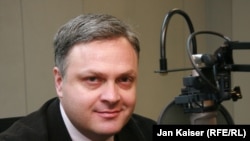 Вице-премьер Грузии, госминистр по вопросам евроатлантической интеграции Георгий Барамидзе дает интервью Радио Свобода. Прага, 24 ноября 2010 г. 