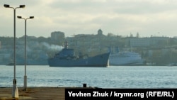 Большой десантный корабль «Орск» Черноморского флота России в Севастопольской бухте, фото 2020 года, иллюстрационное фото
