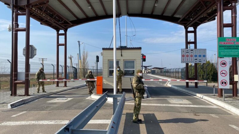 Власти Херсонщины рассказали, кто может делать экспресс-тесты на COVID-19 на админгранице с Крымом