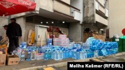 Sortiranje pomoći za poplavljena područja u Jablanici.