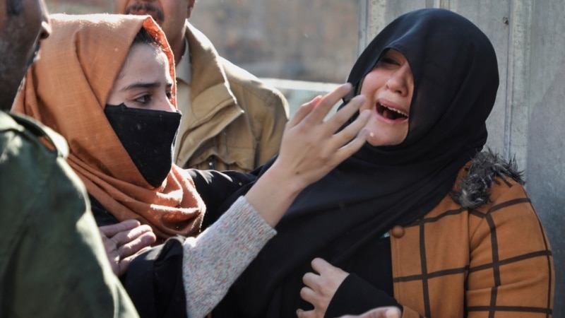 Kabulda ýarylan awtoulag bombasy azyndan sekiz adamy öldürdi