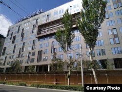 Строящийся в Бишкеке Novotel.