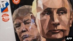 Trump və Putinin portreti olan maykaları Rusiyanın suvenir dükanlarında görmək olar
