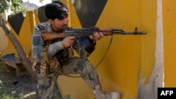 Пакистанський військовий на кордоні з Афганістаном (ілюстративне фото)