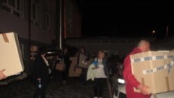 Prizor sa prošlih izbora iz 2016. godine. Transportovanje glasačkih listića sa Kosova u Srbiji. 24. april 2016.