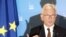 Президент Європейського парламенту Ганс-Ґерт Петтерінг виступає на прес-конференції в Києві, 6 квітня 2009 р.