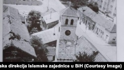 Sahat-kula, jedan od najprepoznatljivijih objekata u prijeratnoj Banjaluci (arhivska fotografija)