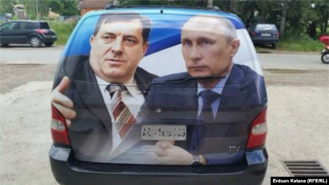 Nisam siguran ni da li je Milorad Dodik stvarno nacionalista: Srđan Puhalo; Na fotografiji Milorad Dodik (L) i Vladimir Putin (D) tokom Dodikove kampanje 2014.