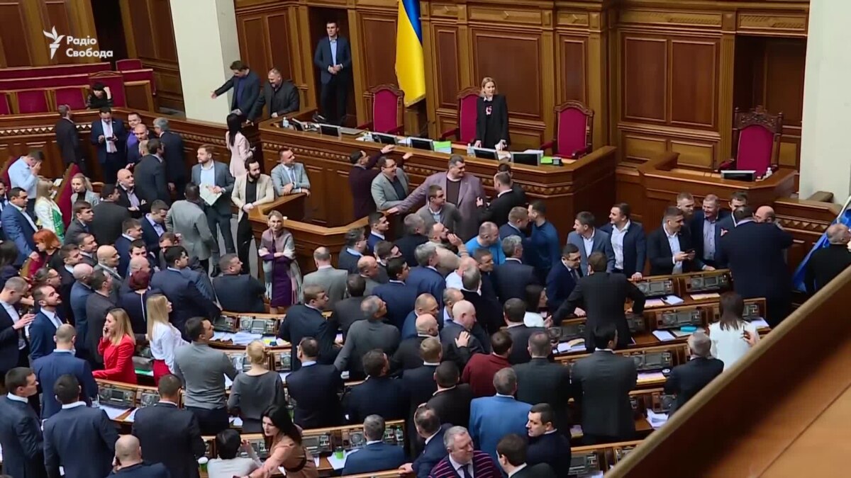 oi5.ru: Возгласы «позор» и блокирование трибуны: как голосовали за рынок земли – видео Возгласы «позор» и блокирование трибуны: как голосовали за рынок земли – видео