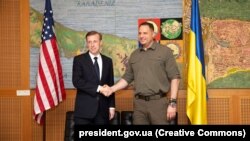 Керівник Офісу президента України Андрій Єрмак (праворуч) і радник президента США з національної безпеки Джейкоб Салліван під час зустрічі у Туреччині. Стамбул, 2 жовтня 2022 року, ілюстративне фото