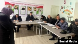 Яке аз занон ҳангоми муҳокима