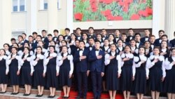 Эмомали Рахмон в дни празднования Навруза открыл среднюю школу в районе Спитамен. 25 марта 2020 года. Фото пресс-службы президента Таджикистана