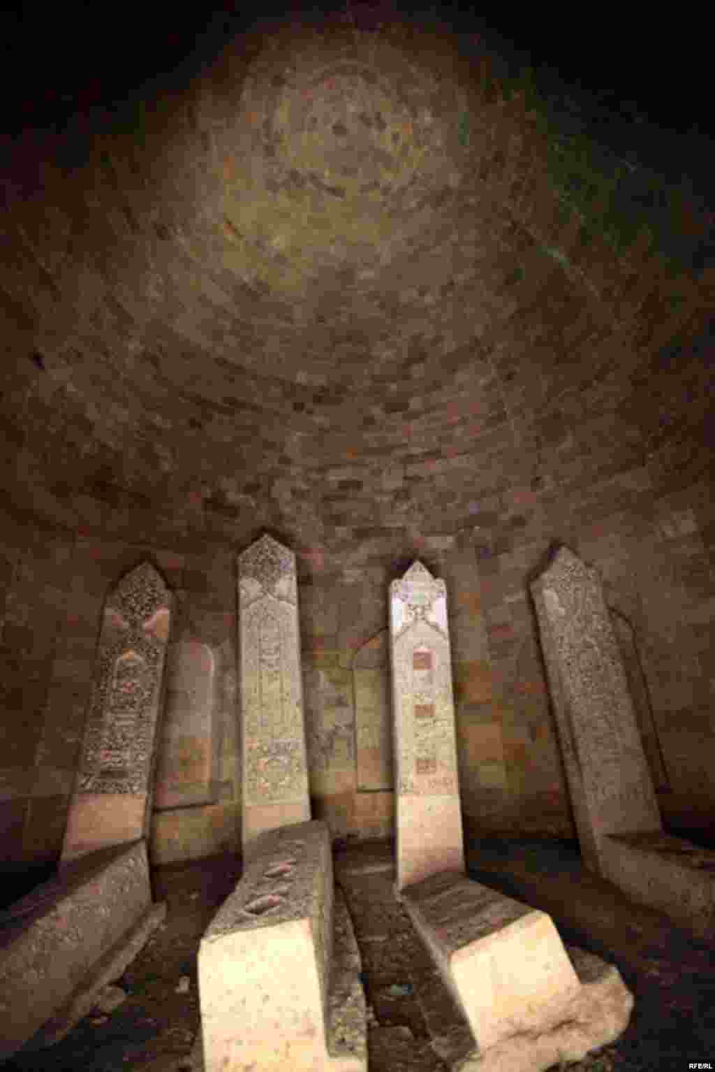 Təmirə ehtiyaclı tarixi abidələr #22