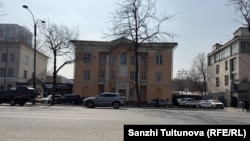 Сүрөтчүлөр үйү