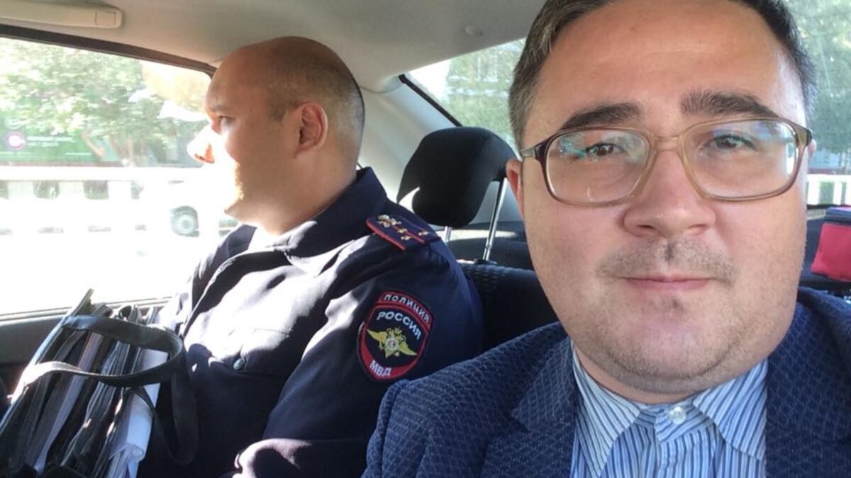 Уволенный учитель из Набережных Челнов Раушан Валиуллин подал на школу в суд