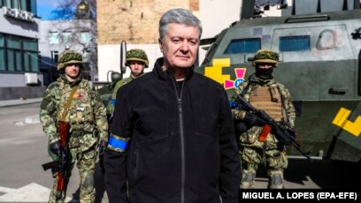 Ауыздағы ананың фотосы ВКонтакте желісіндегі моншадағы жасырын камера