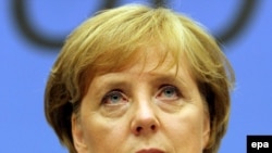 آنگلا مرکل صدراعظم آلمان می گوید با طرح سپر دفاع موشکی در برابر تهدید ایران مخالف نیست