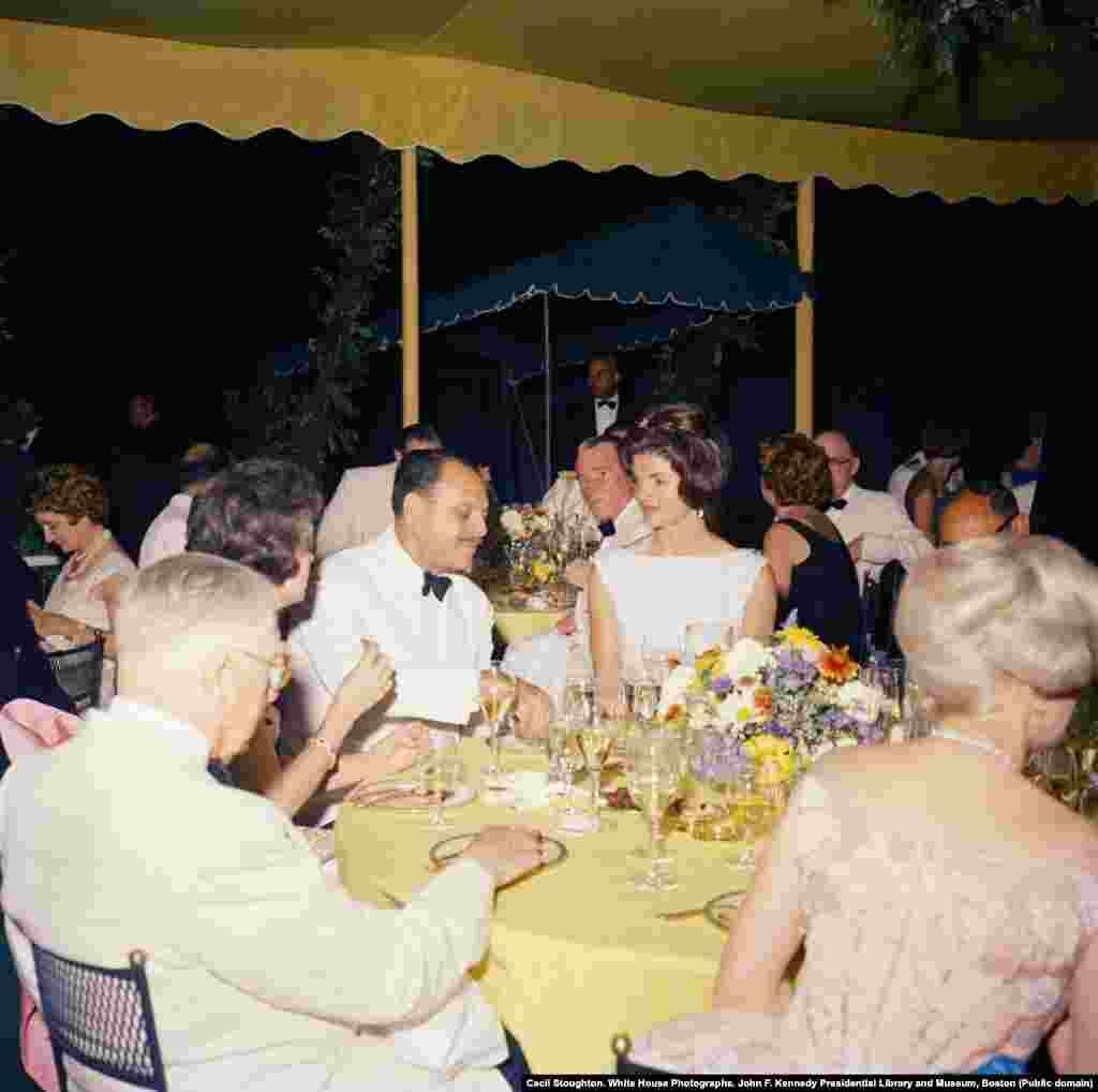 Jacqueline Kennedy with Pakistani President Mohammad Ayub Khan at a dinner in the United States one year before the first lady&#39;s historic visit to his country. The carefully cultivated relationship between Washington and Islamabad was partly about the battle for influence between the United States and the U.S.S.R.