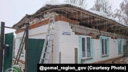 Будынак, у якім ад сьнегу абрынуўся дах. Веткаўскі раён