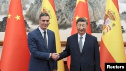 Pedro Sánchez spanyol miniszterelnök Pekingben