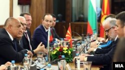 Архива: Средба на државната делегација од Бугарија со претседателот на Собранието на РМ Талат Џафери. 
