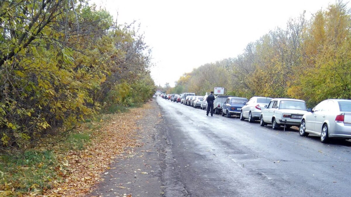 Дорога в «ДНР»: как проходят КПВВ на Донбассе