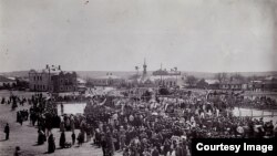 Piața Bodescu din Bălți (1910) (Foto: Ion Țurcanu, Mihai Papuc, Basarabia în actul Marii Uniri de la 1918)