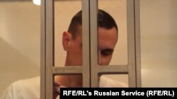 Олег Сенцов на заседании суда. Архивное фото