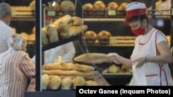 Pâinea este unul dintre alimentele preferate ale românilor. 