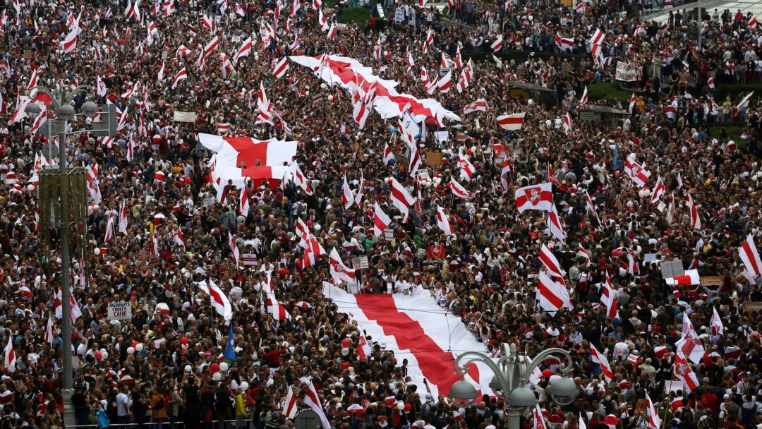 Жалаңаш Алла Гришко кискасымен