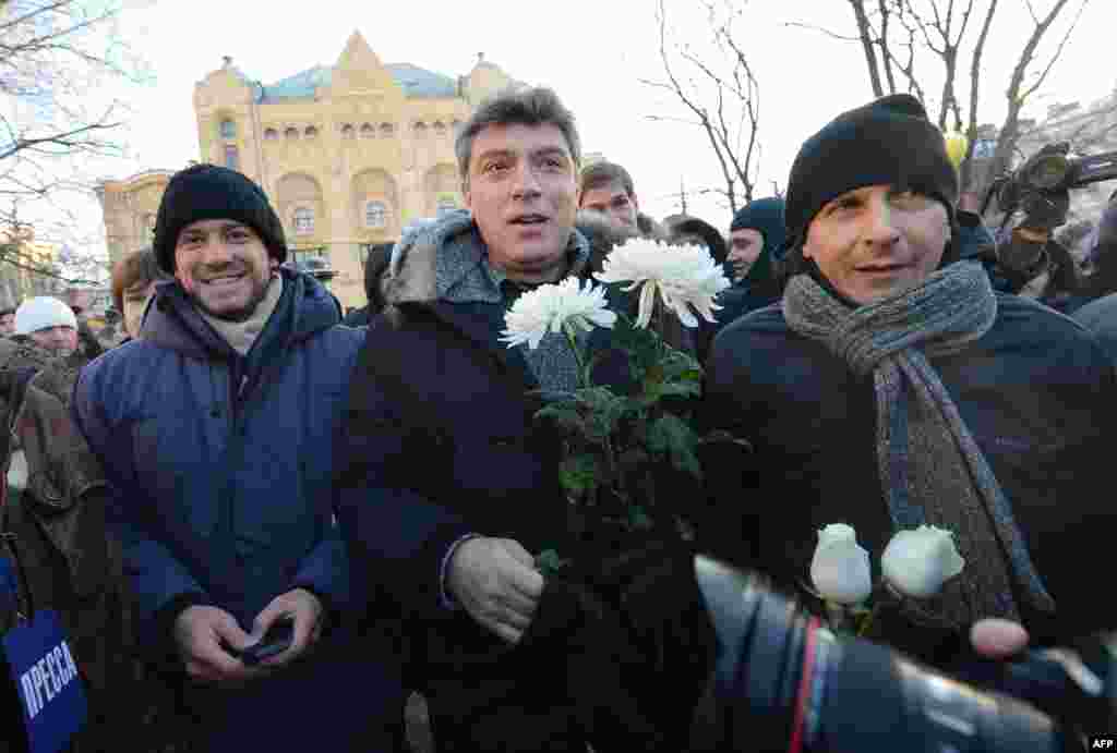 Акциялда гІахьаллъана оппозициялъул лидеразул цояв, вице-министрлъун вукІарав Борис Немцов.