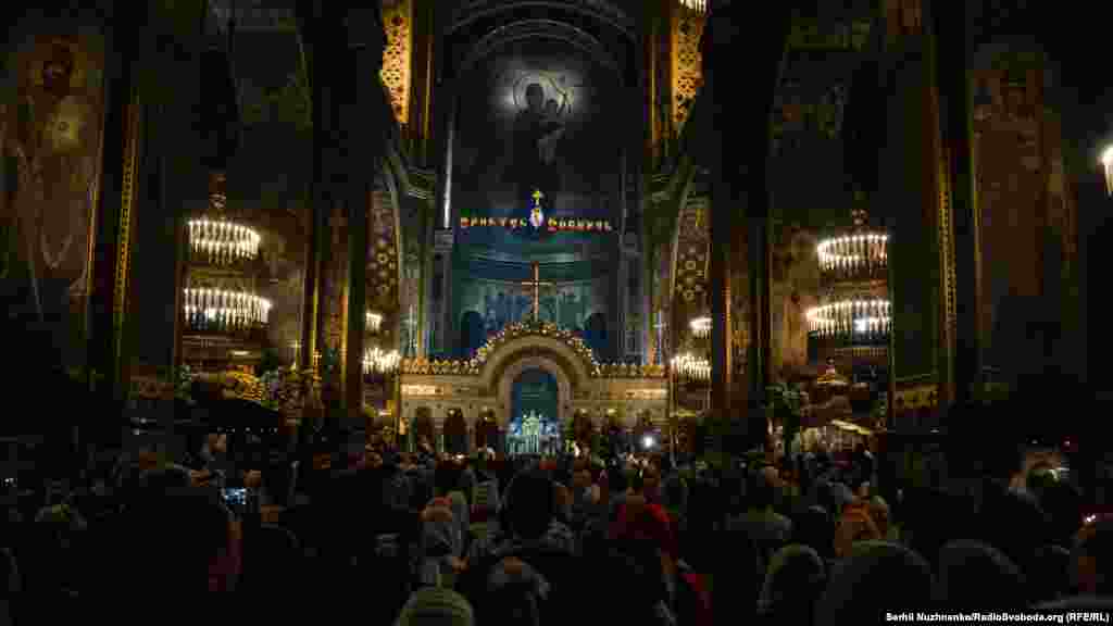 Володимирський собор у Великодню ніч