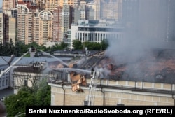 Руйнування і пожежа на даху Мистецького арсеналу у Києві. 15 червня 2026 року