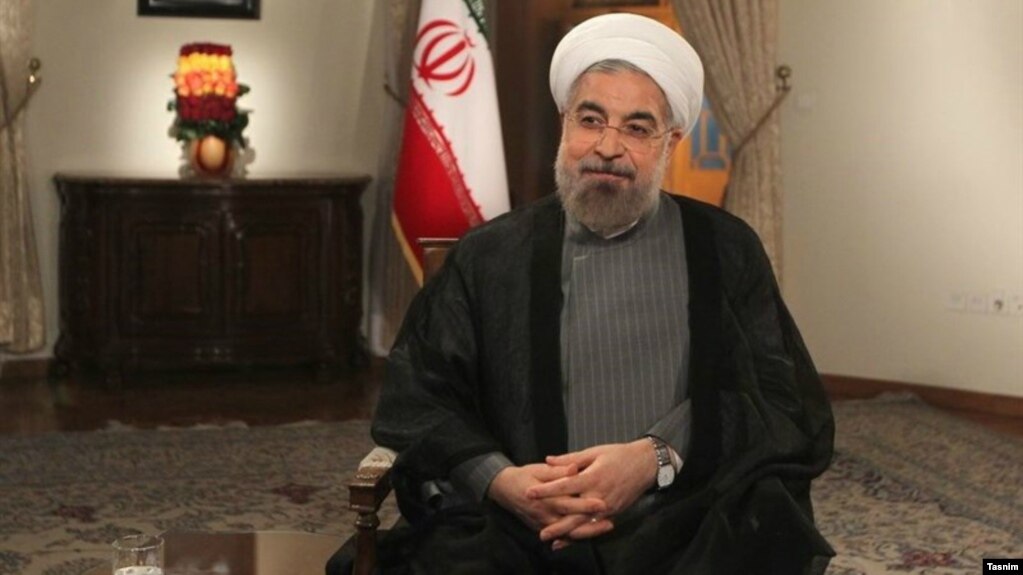 رئیسجمهوری ایران همزمانی اعمال تحریمها و درخواست مذاکره از سوی دونالد ترامپ را «بیمعنا» دانست.