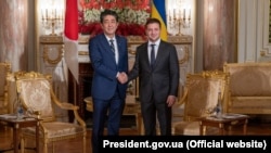 Президент України Володимир Зеленський (праворуч) та прем’єр-міністр Японії Сіндзо Абе, Токіо, 21 жовтня 2019 року