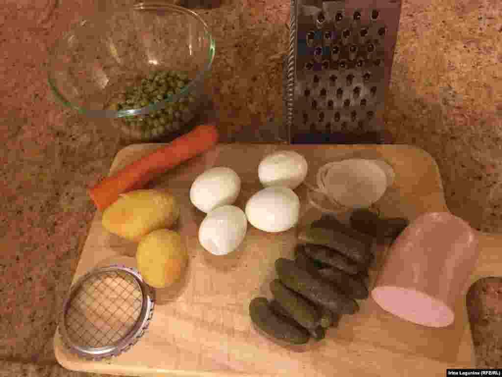 I know that the previous picture did not look appetizing. But here is the other one after I peeled everything. Look better, right?