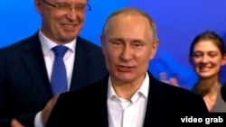Vladimir Putin își declară victoria la Moscova