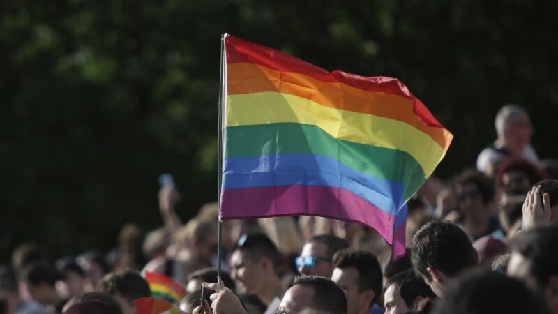 И ЛГБТИ заедницата бара јавно извинување од Заев