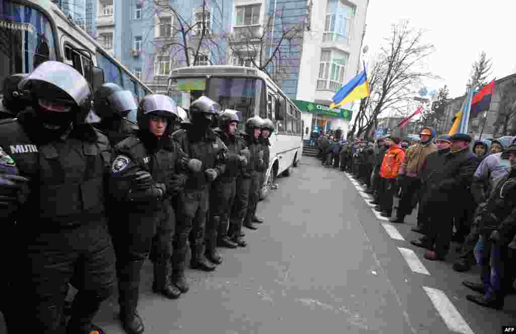 Kijev, 4. decembar 2013. Foto: AFP / Sergei Supinsky 