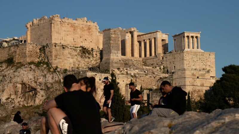 Српски државјани од денеска не смеат да влезат во Грција