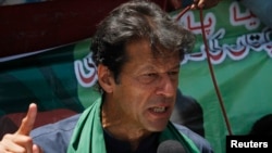 د تحریک انصاف مشر عمران خان 