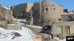 په دغه پېښه کې تر اوسه پورې ۱۴ تنه مسافر مړه شوي او شپېته نور زخميان دي.