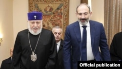 Armenia - Catholicos of All Armenians Garegin II meets with Prime Minister Nikol Pashinian in the Mother See of Holy Echmiadzin, 14Nov2018