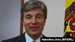 Еуджен Карпов