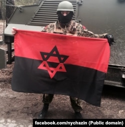 Воїн, який воює на боці України у війні з Росією. Фото зі сторінки Натана Хазіна у Facebook (www.facebook.com/nychazin)