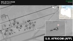 Супутникове фото AFRICOM, на якому видно російські МіГ-29 на авіабазі «Аль-Джуфра» Халіфи Хафтара