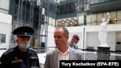 Ivan Pavlov az FBK képviseletében a moszkvai fellebbviteli bíróságon 2021. augusztus 4-én