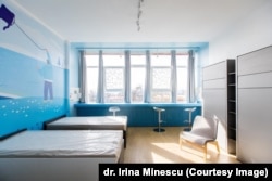 La Spitalul Voila, din Câmpina, județul Prahova, funcționează singurul centru de recuperare și educaţie împotriva adicţiilor la copii din țară.